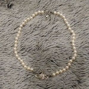 Vivienne Westwood Pearl Necklace Dupe